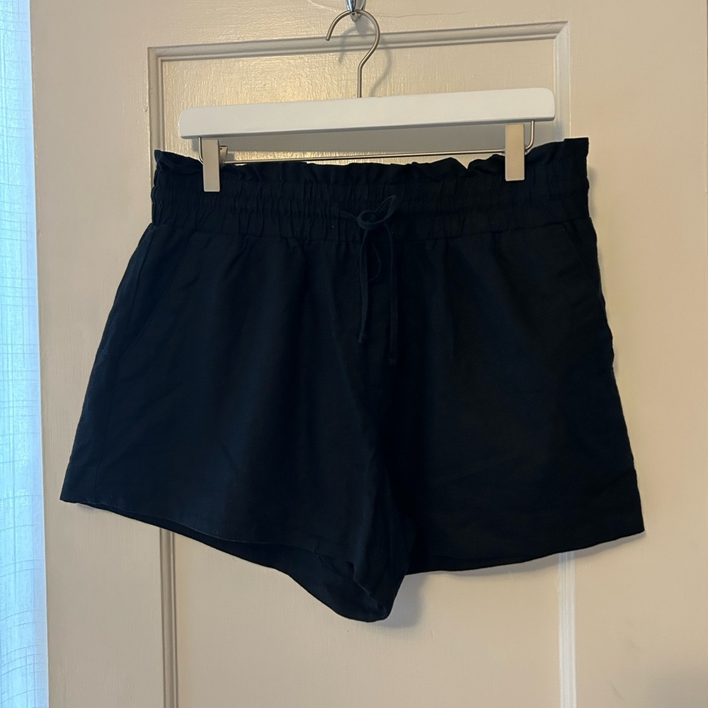A New Day Paperbag Waist Black Linen Shorts in Size XL